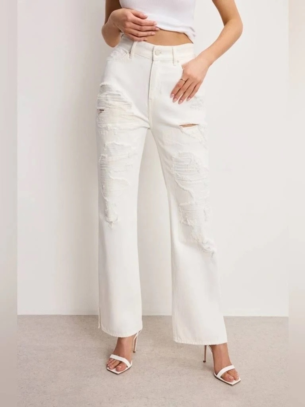 NWT Good American Khloé Jean Cloud White Super High Rise Straight Sz 4/27 $179 - Picture 3 of 4